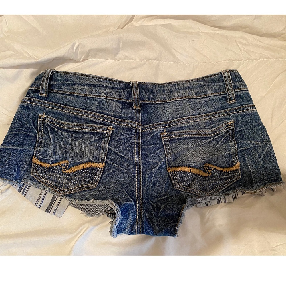 Women’s short shorts